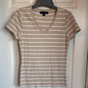Tommy Hilfiger Women's Beige and White Striped V-Neck Tee